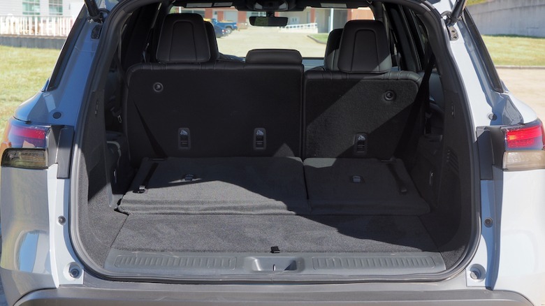 Trunk open third row down
