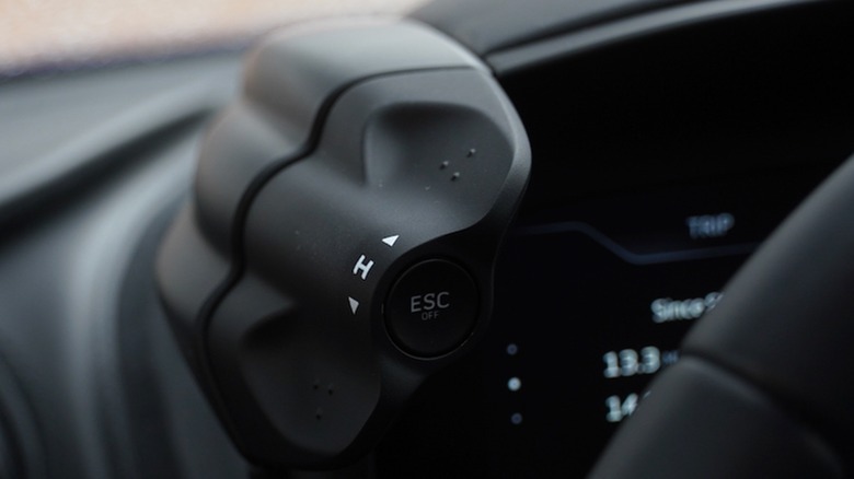 Handling control knob