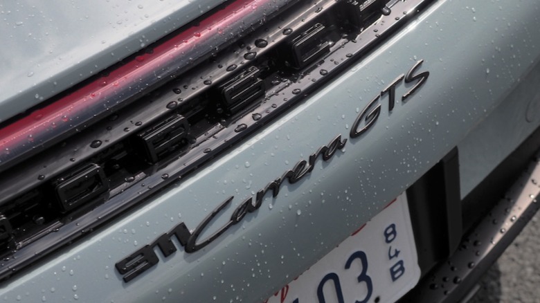 911 Carrera GTS badge