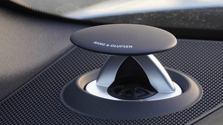B&O pop-up speaker