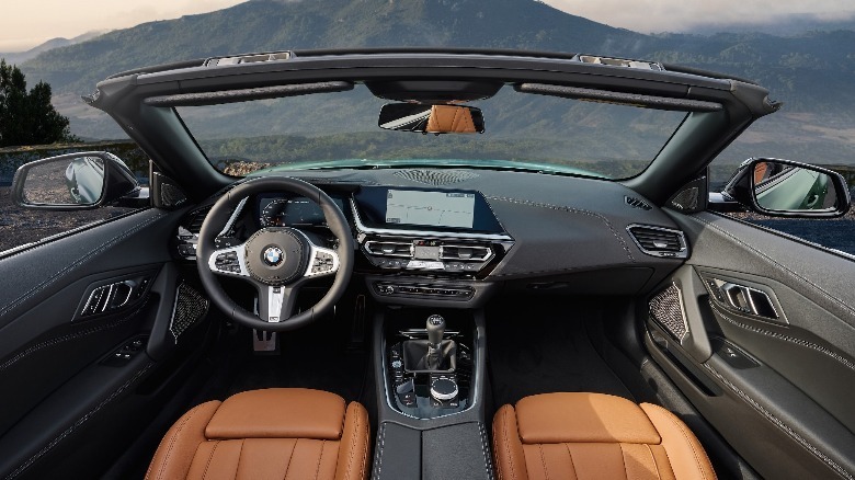 Interiores del BMW Z4 M40i 2025 Edición manual