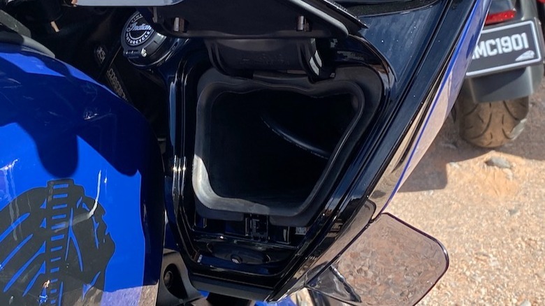 2025 Indian Challenger phone storage