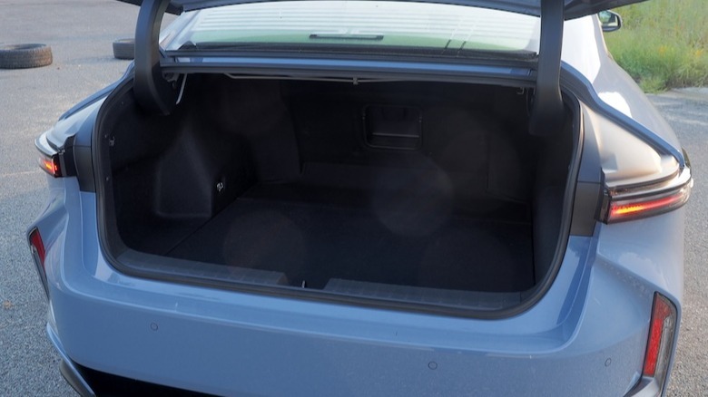 ES trunk open