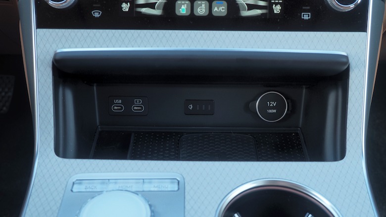 Wireless charger nook