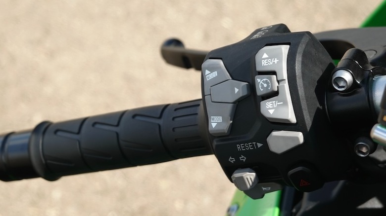 ZX-10R controls