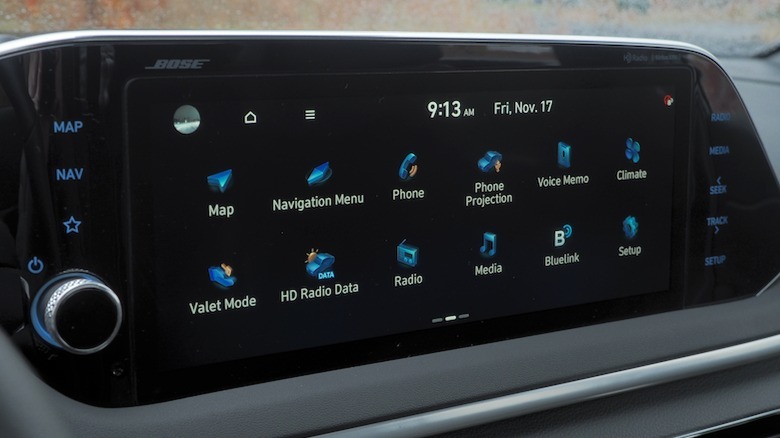 Infotainment screen