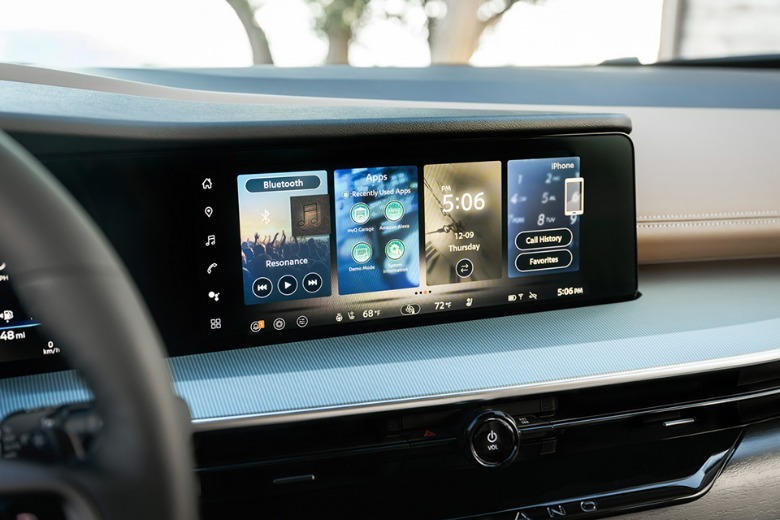2025 Nissan Murano center touchscreen