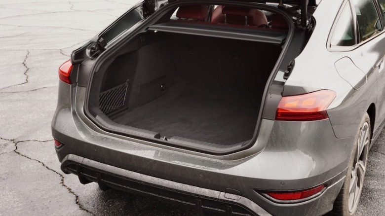 2025 Audi S6 e-tron Sportback trunk