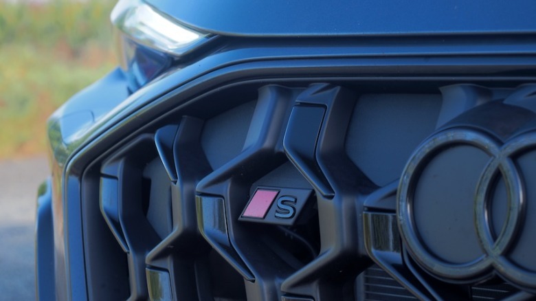 SQ5 grille detail