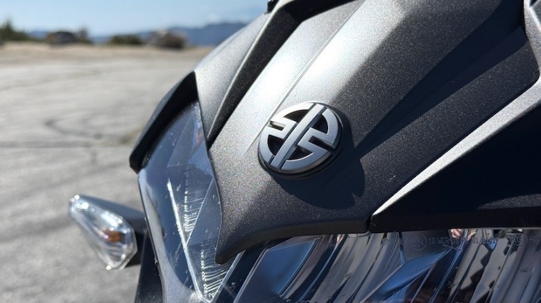 2026 Kawasaki Z H2 front cowl emblem