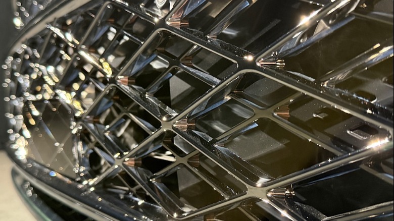 2028 Genesis GV90 lower front grille