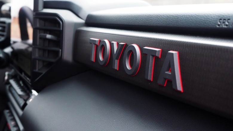 Toyota badge