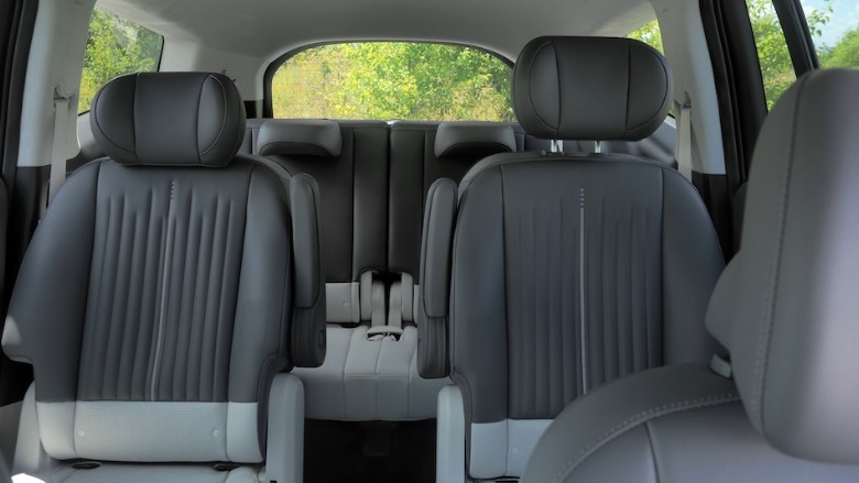 Rear two rows of seats in Ioniq 9