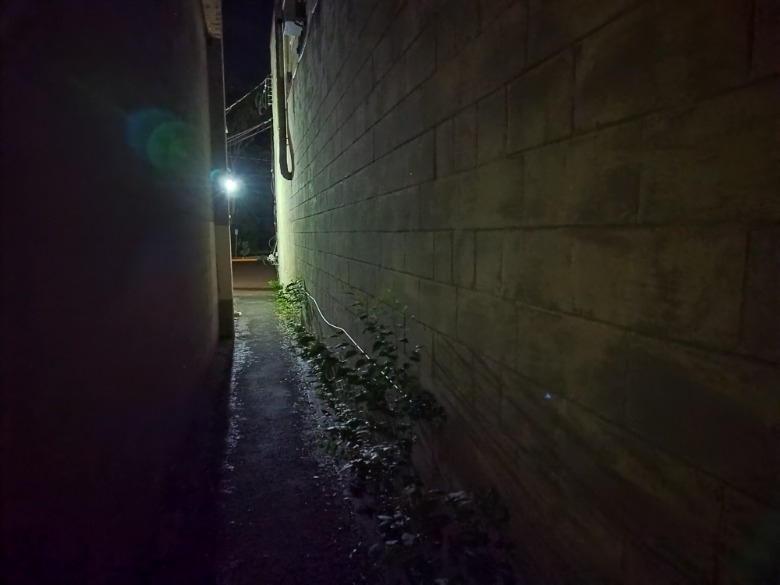 Nord N30 Camera Alleyway Noturno