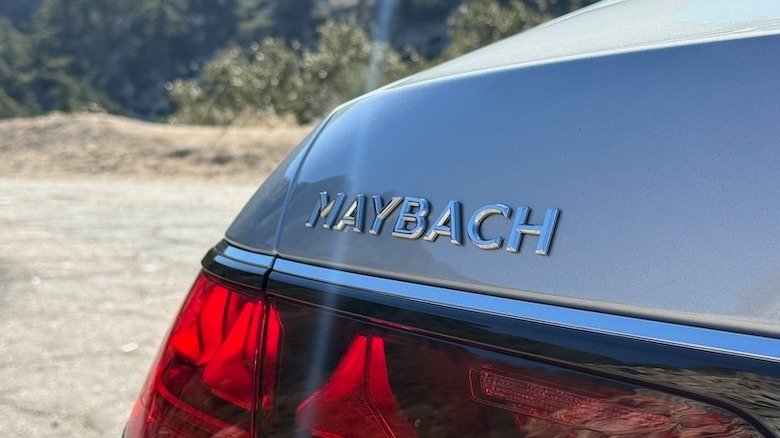 Mercedes-Maybach S-Class trunk lid emblem