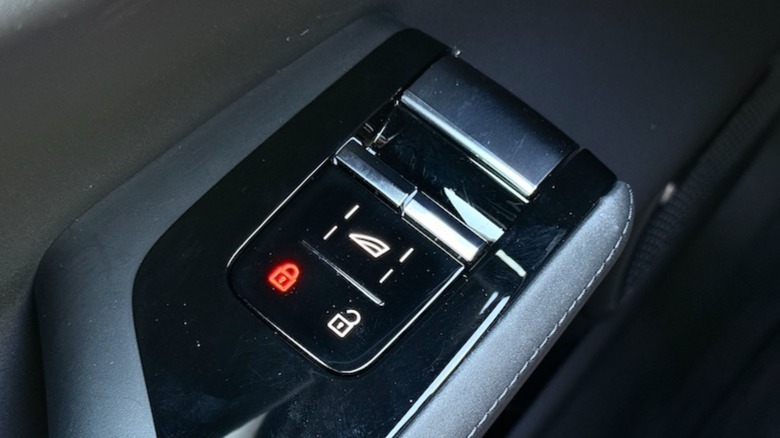 2025 Polestar 3 window switches