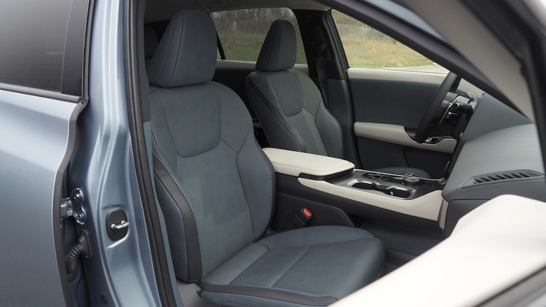 Assentos Lexus RZ