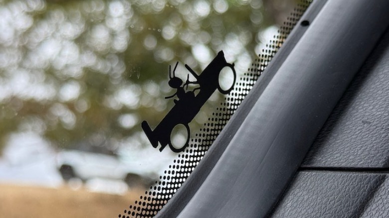 2026 Jeep Recon Moab windshield ant