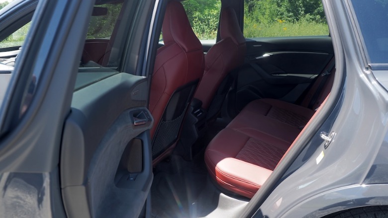 Rear cabin