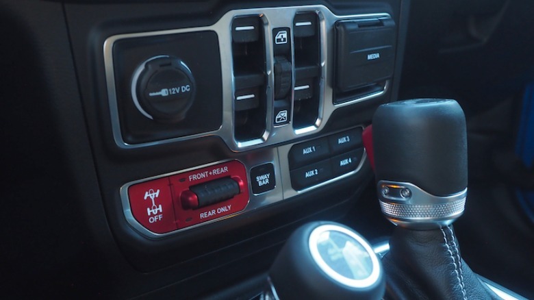 Wrangler 4xe Rubicon controls