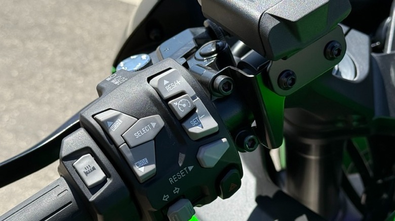Left handlebar grip controls
