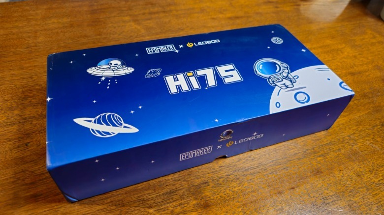 The Hi75's box