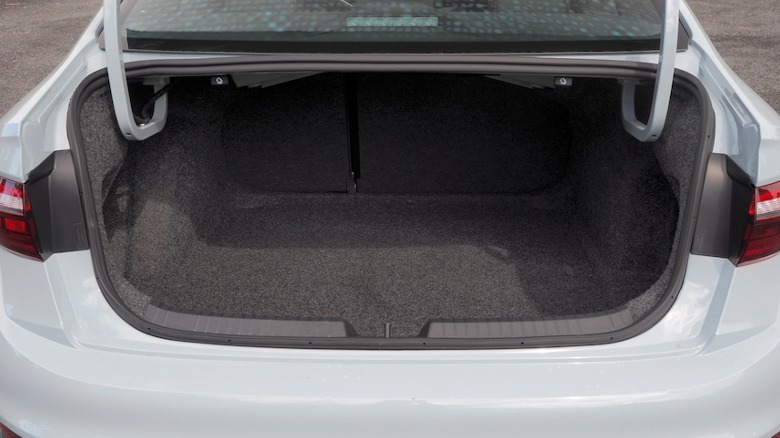Jetta GLI trunk