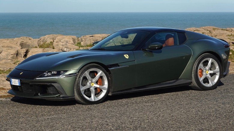 12Cilindri Spider with roof closed