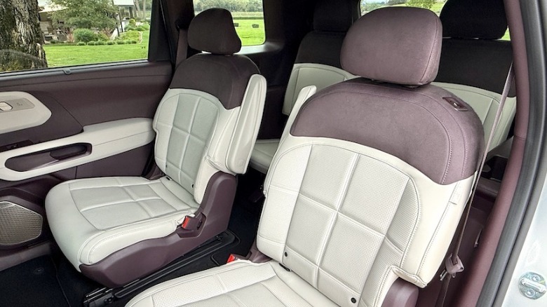 2027 Kia Telluride second row seats