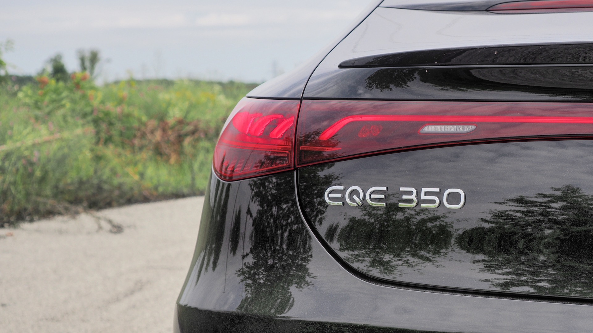 Emblema EQE 350