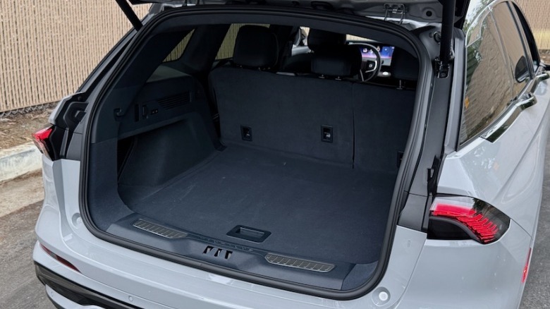 2026 Lincoln Nautilus Black Label rear cargo area
