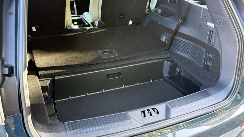 2026 Lincoln Aviator Black Label trunk storage