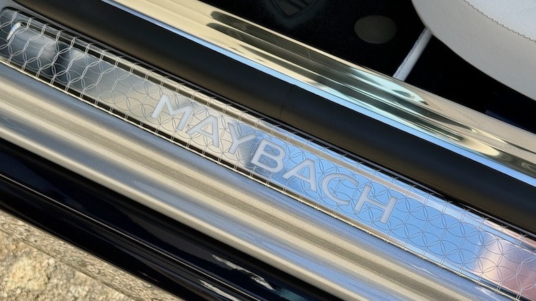 Mercedes-Maybach S-Class door sill