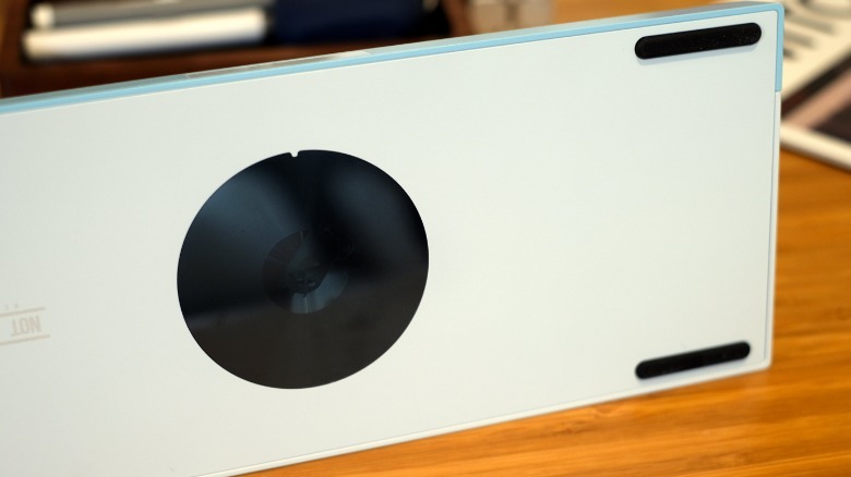 am compact touch underneath