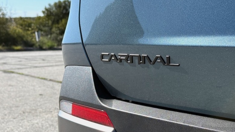 2026 Kia Carnival Hybrid SX Prestige rear emblem