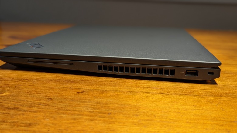 Lenovo ThinkPad T16 Gen 1 Right Side Ports