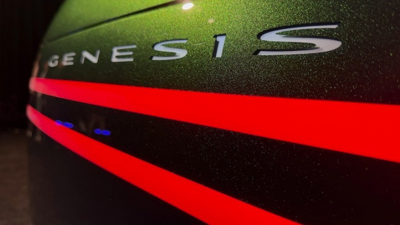 2028 Genesis GV90 rear logo and taillights