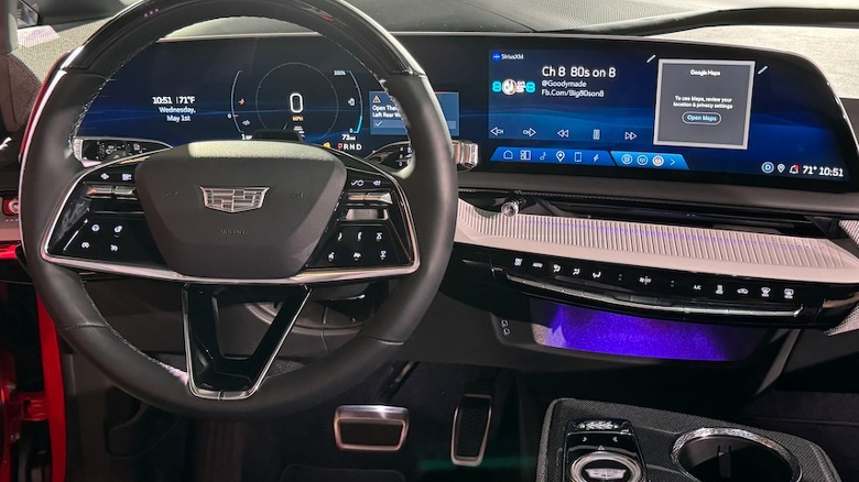 2025 Cadillac Optiq dashboard screens