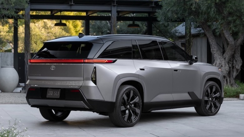 2027 Toyota Highlander EV rear 3/4 view