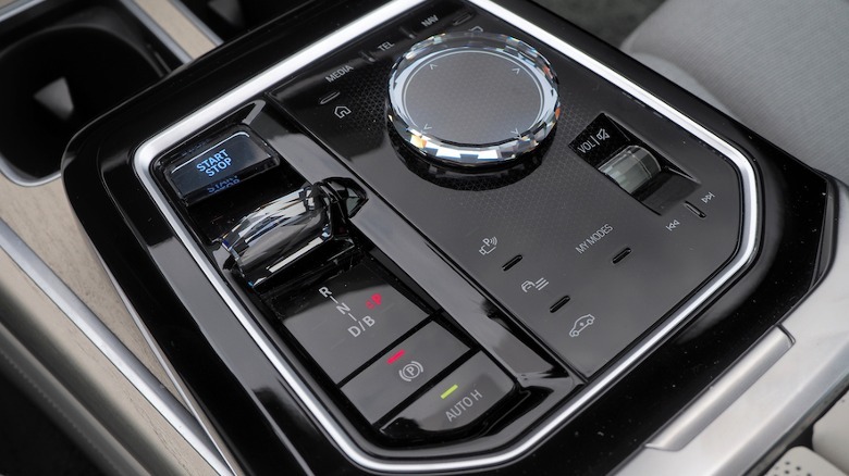 BMW controla o seletor de marchas