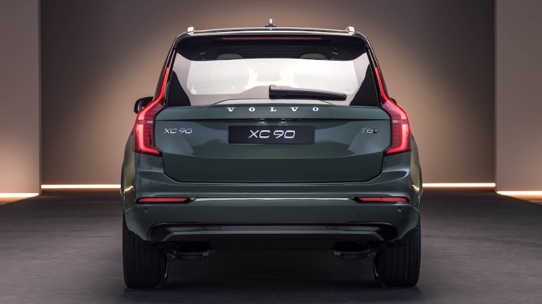 2028 Volvo XC90 rear view