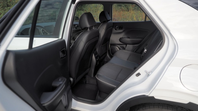 Rear cabin