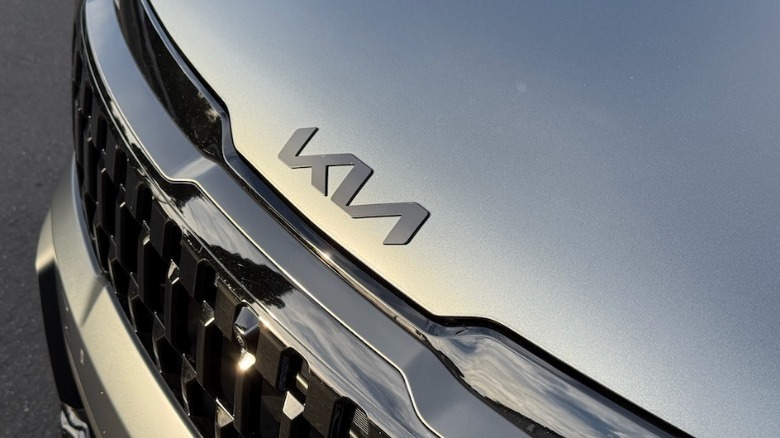 2026 Kia Sportage PHEV emblem