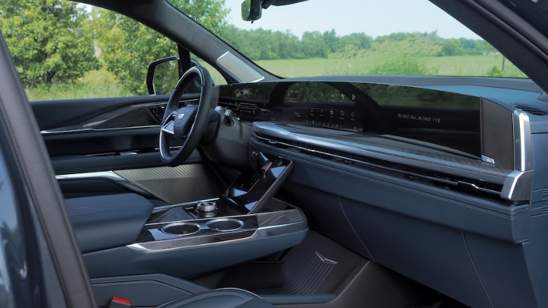 Escalade IQ front cabin