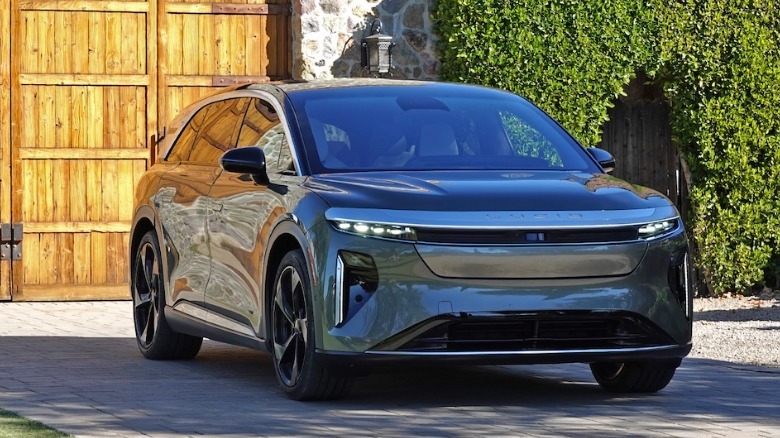 Lucid Gravity parked front 3/4 view