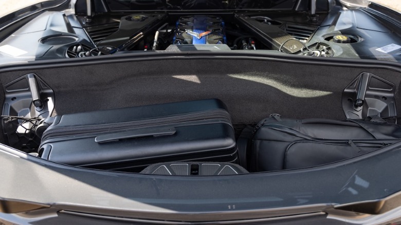 Rear trunk