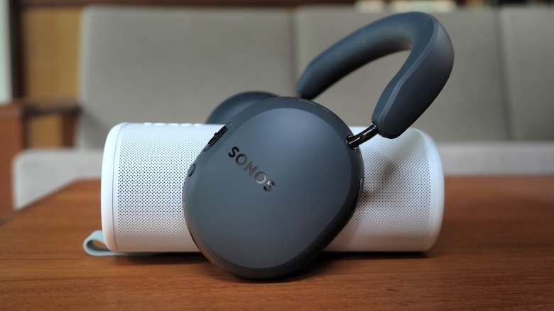 Sonos Ace Ultra on top of Sonos Play speaker