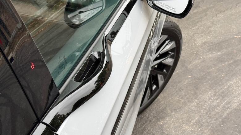 2026 Lincoln Nautilus Black Label door handle