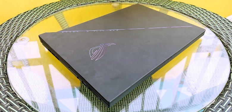 Top lid of Asus ROG Zephyrus Duo 16
