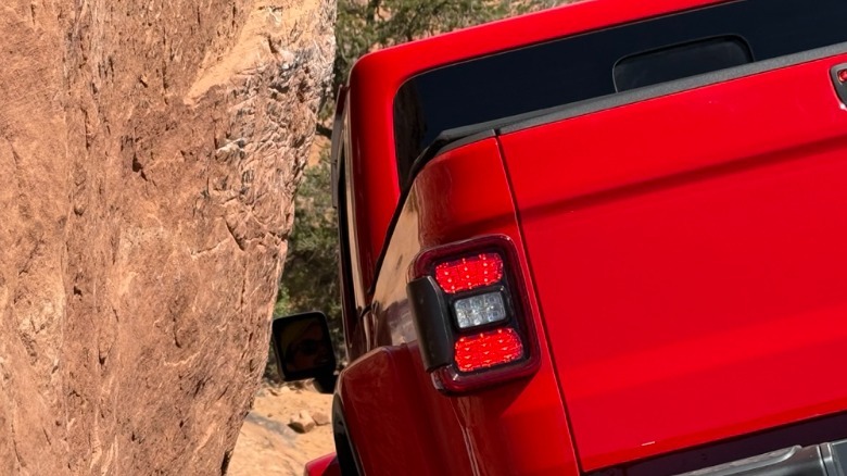 Gladiator squeezing through a gap